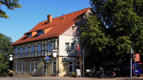  Hotel zur Burg Polle  Полле